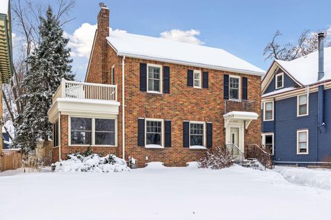 1197 Como Boulevard W Saint Paul MN 55103