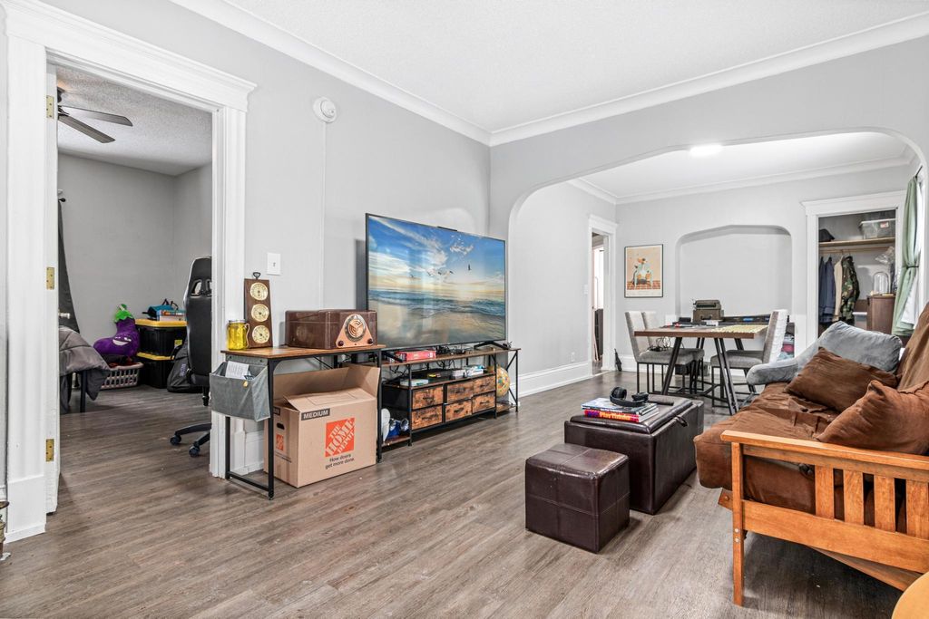 Photo of 2535 11th Avenue S, Minneapolis, MN 55404 (MLS # 7000288)