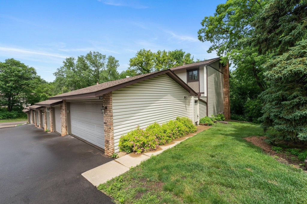 Photo of 13417 Heather Hills Drive, Burnsville, MN 55337 (MLS # 7065185)