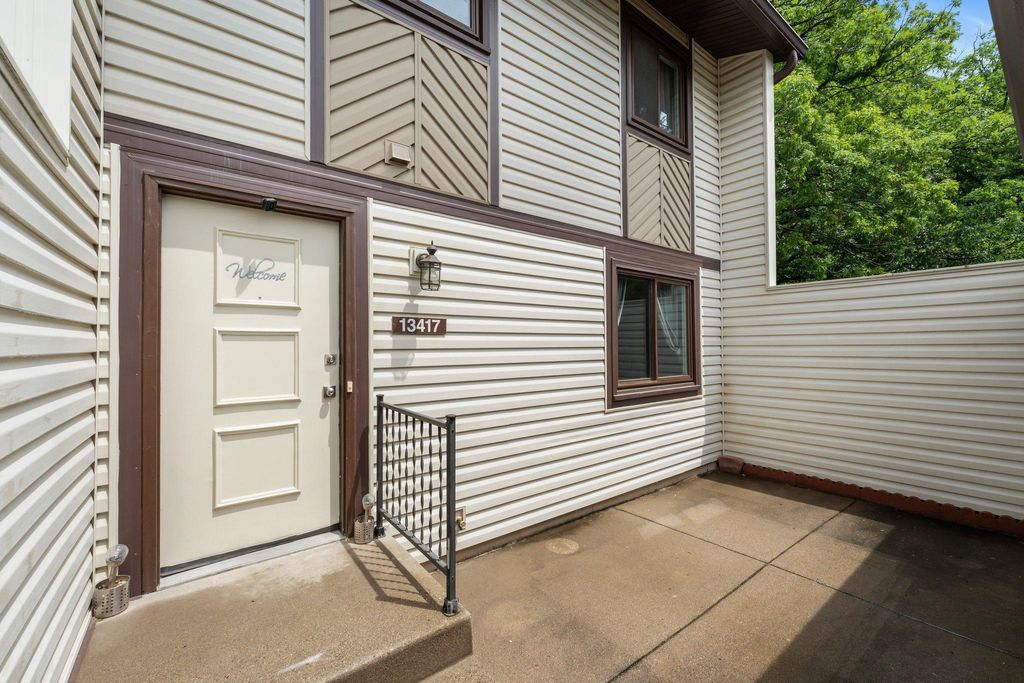 Photo of 13417 Heather Hills Drive, Burnsville, MN 55337 (MLS # 7065185)