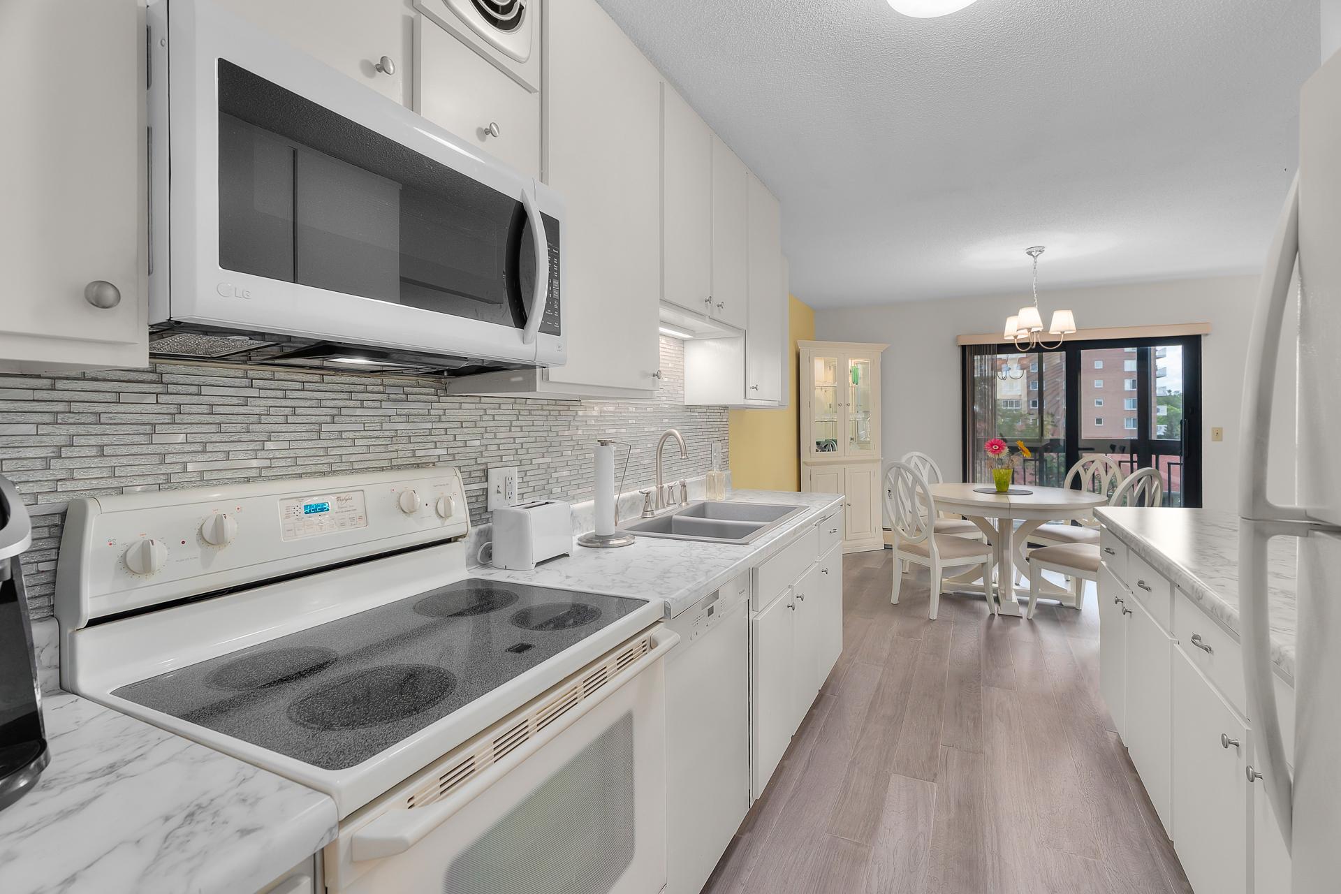 6615 Lake Shore Drive S 517