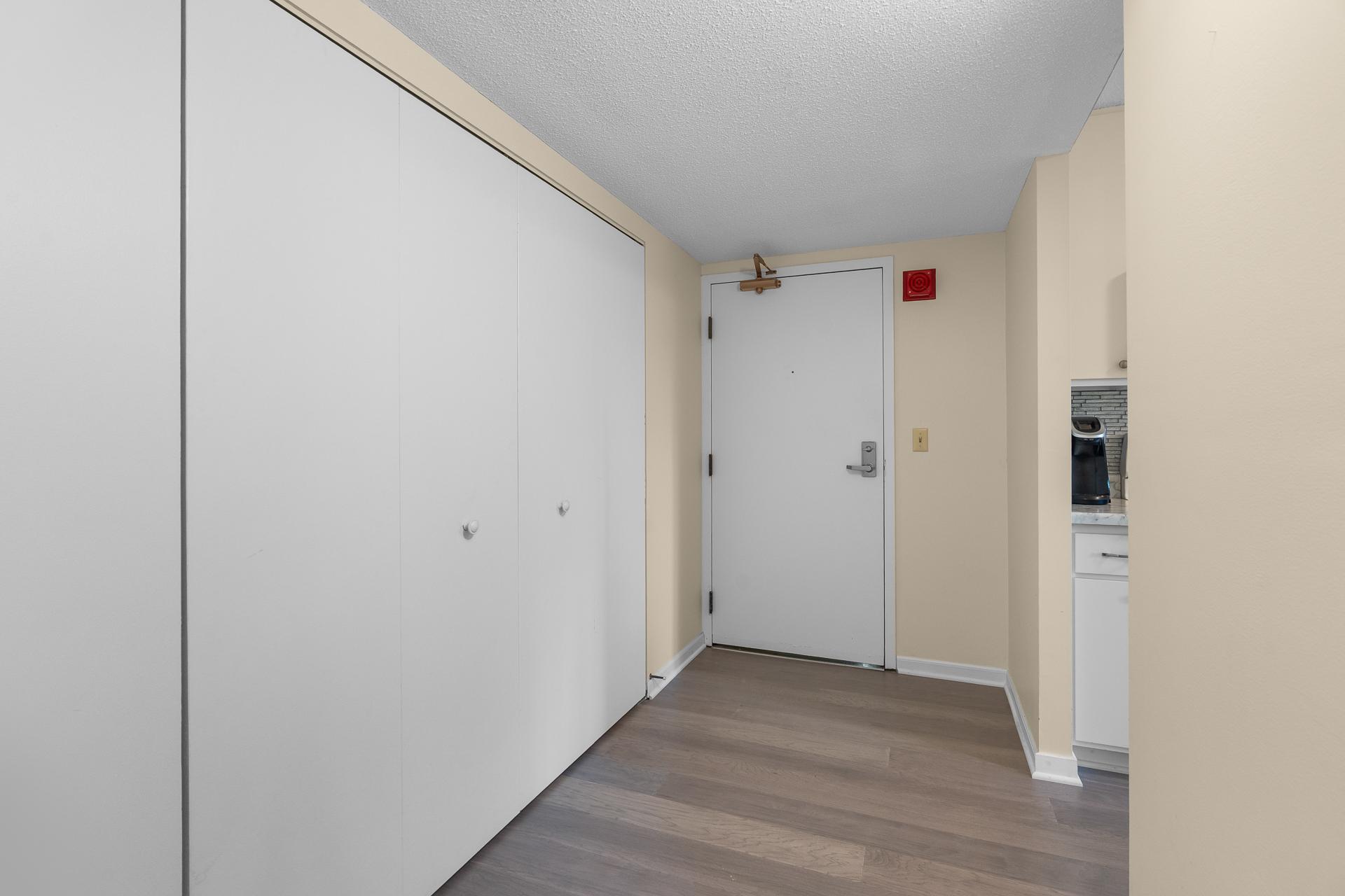 6615 Lake Shore Drive S 517