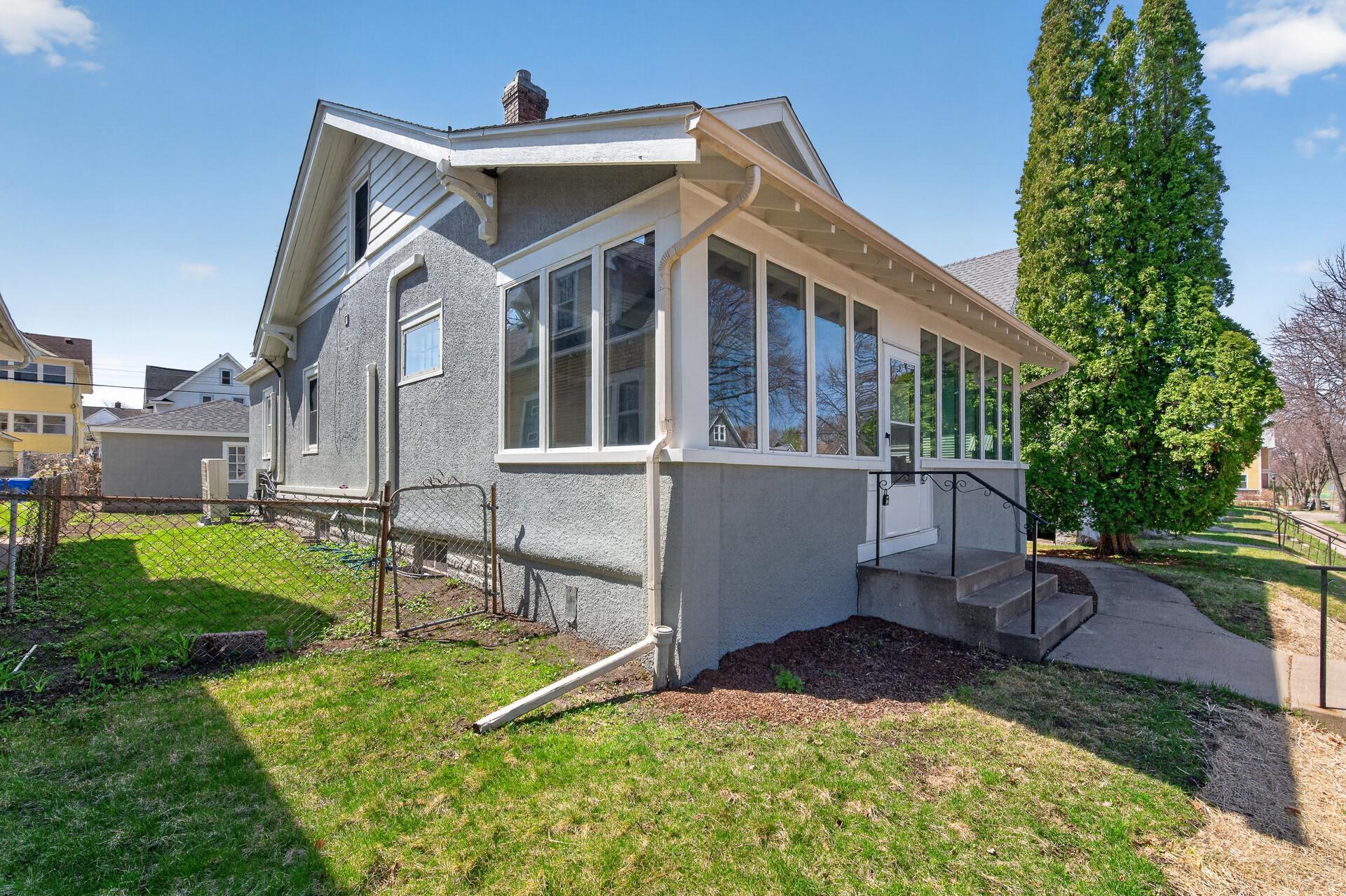 958 Carroll Avenue