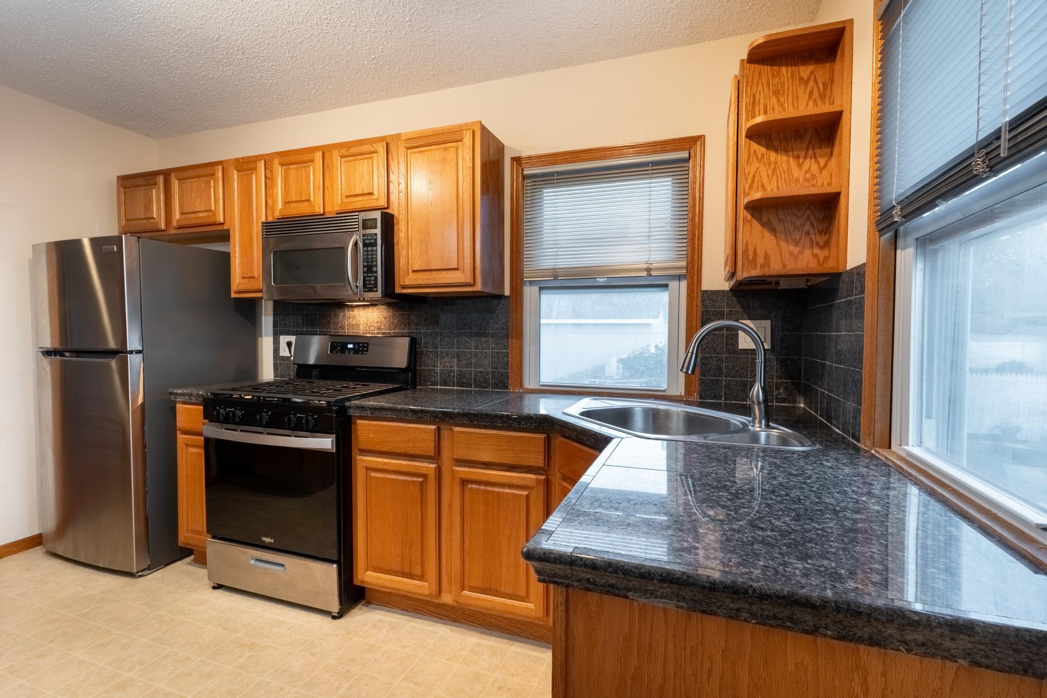 438 Arlington Avenue W