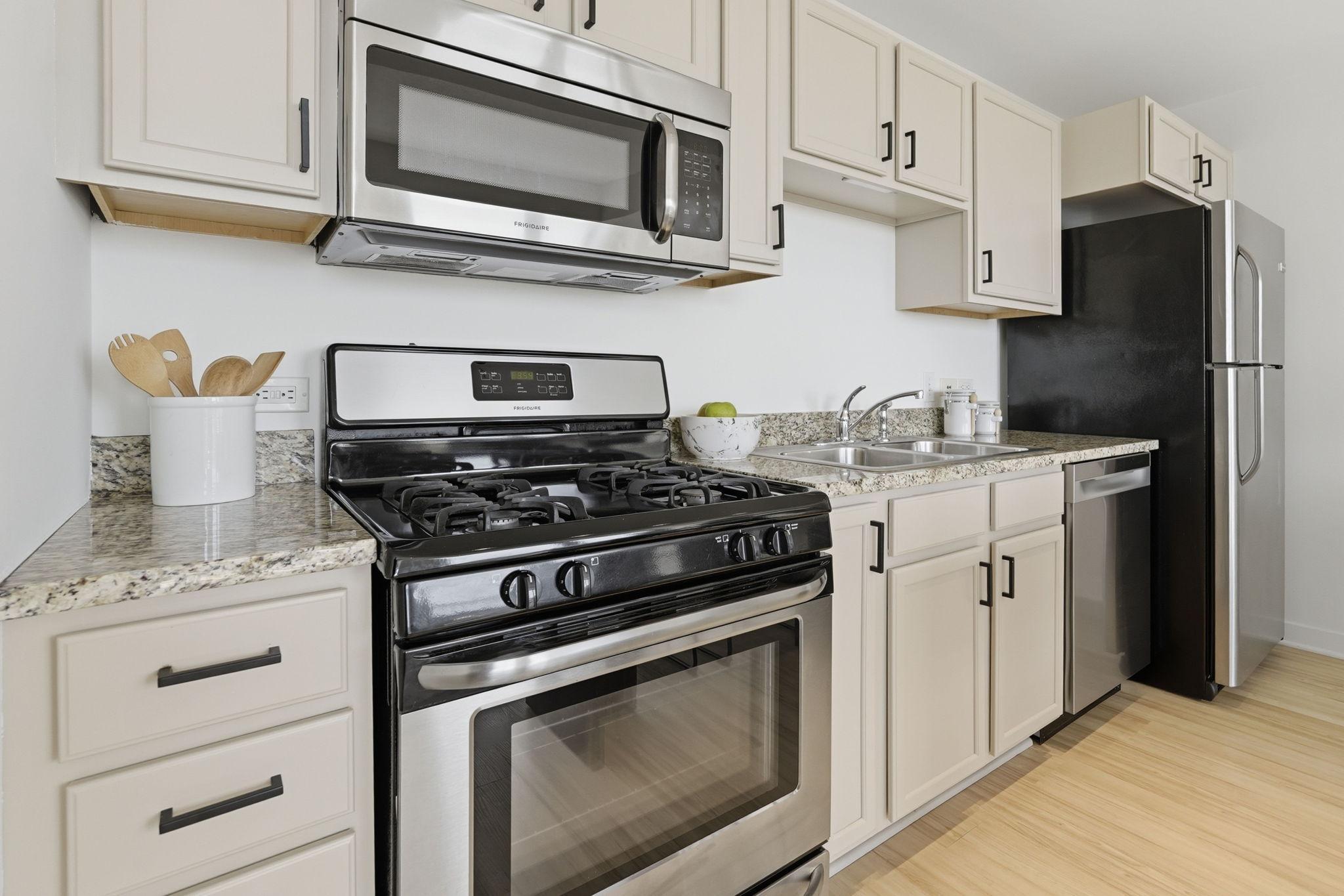 929 Portland Avenue 810