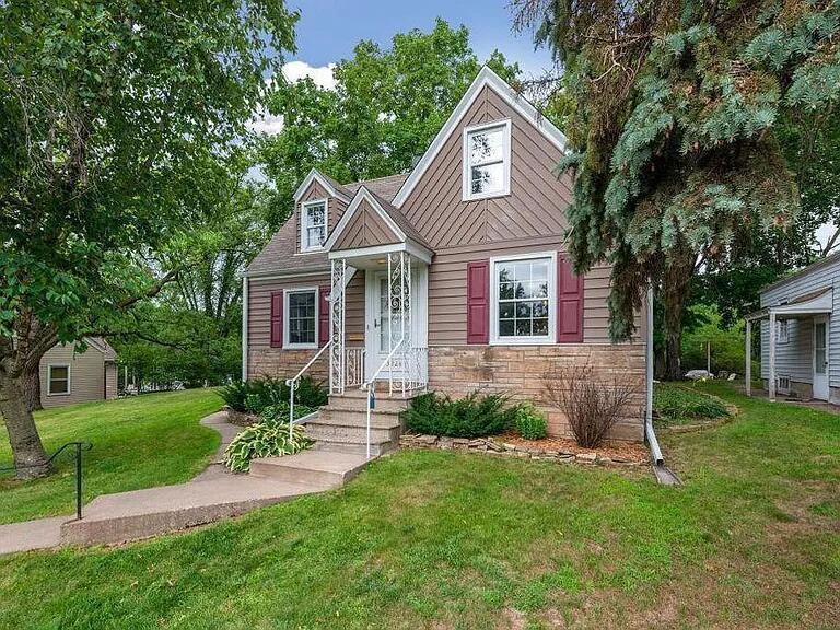 3224 Webster Avenue S