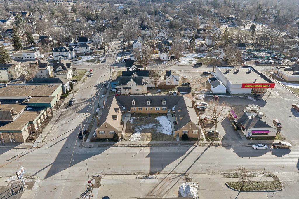 Photo of 301 W Oakland Avenue #4, Austin, MN 55912 (MLS # 7009430)