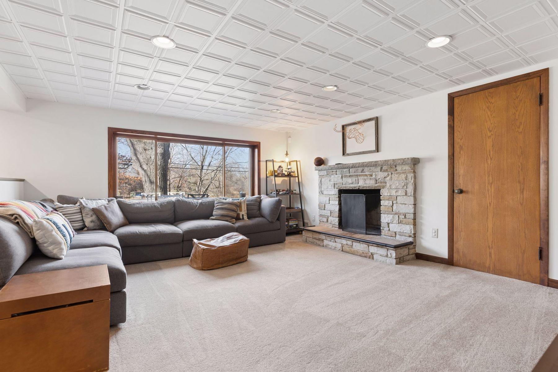3220 Cavell Lane