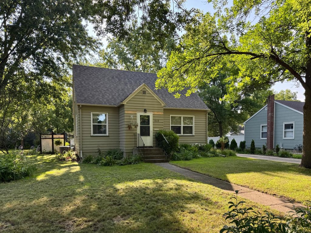 Photo of 515 N Halvorson Street, Redwood Falls, MN 56283 (MLS # 7113604)
