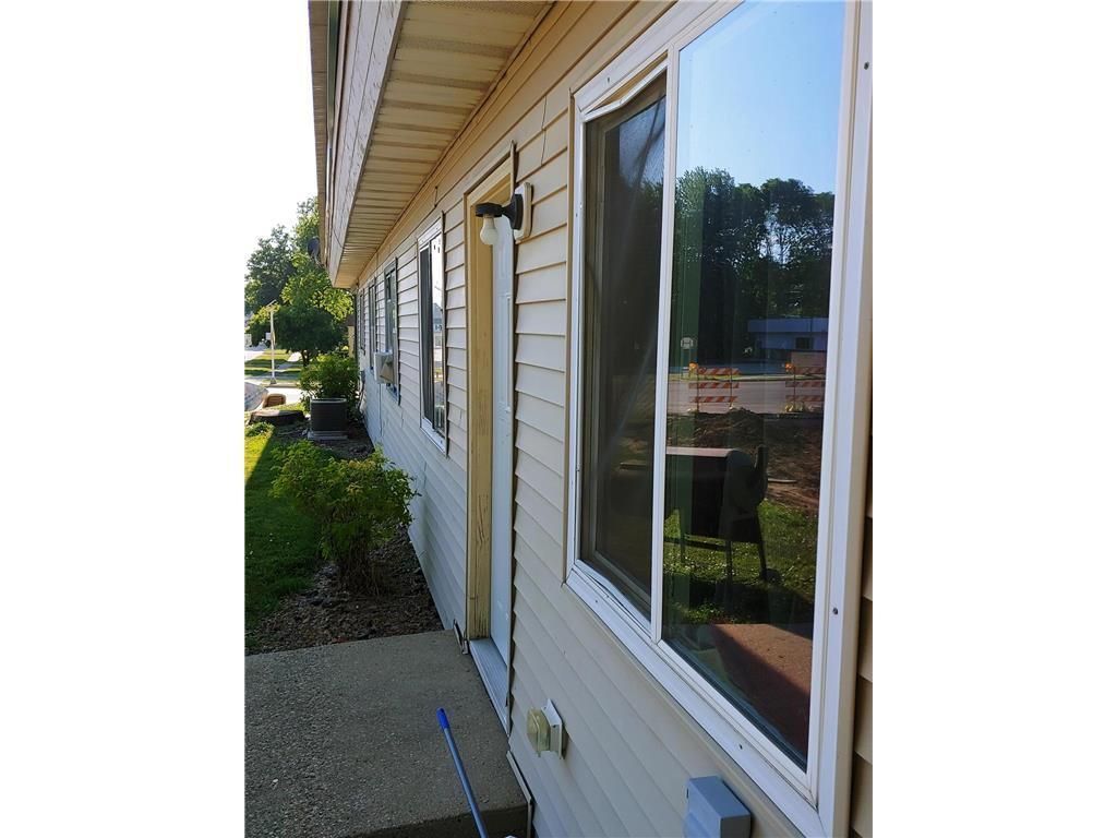 Photo of 905 E 5th Street, Blue Earth, MN 56013 (MLS # 7015348)