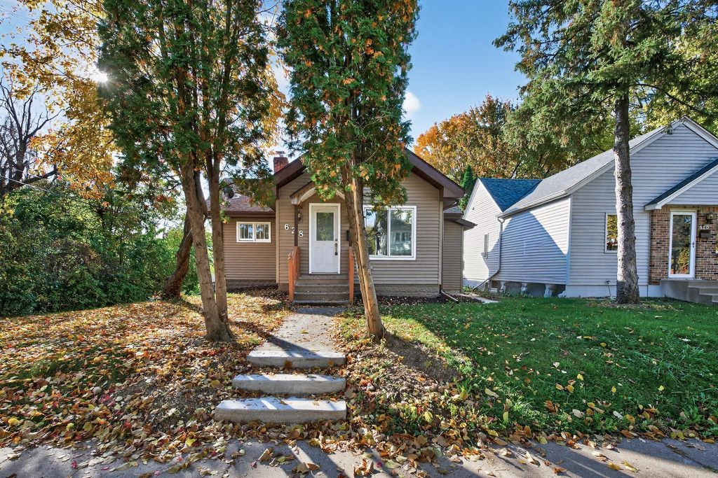 Photo of 628 Iowa Avenue E, Saint Paul, MN 55130 (MLS # 7003190)