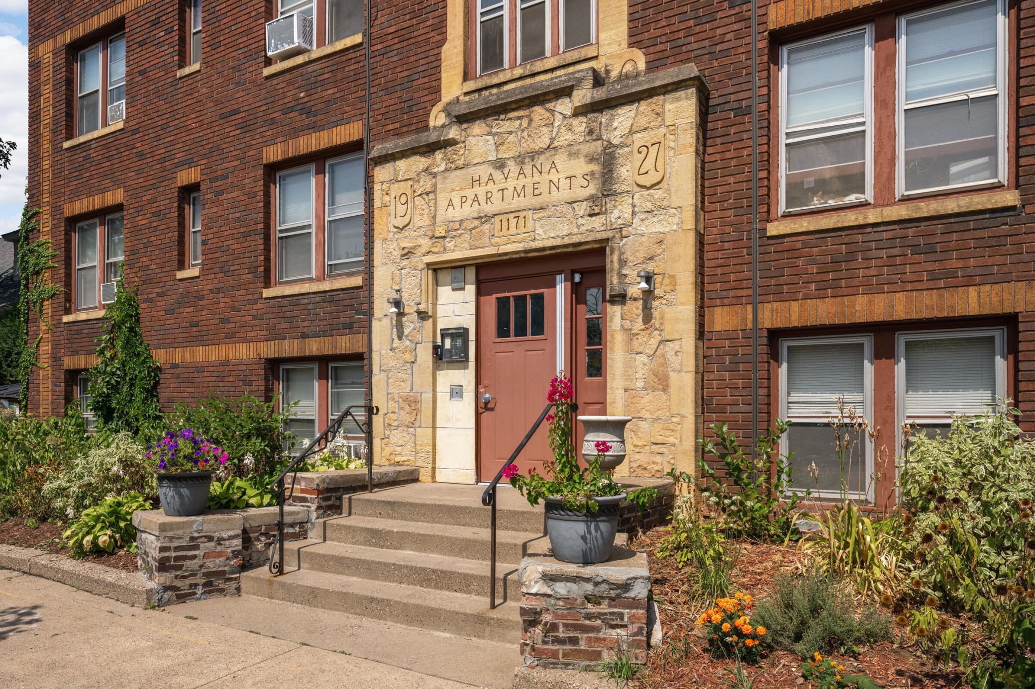 1171 Selby Avenue