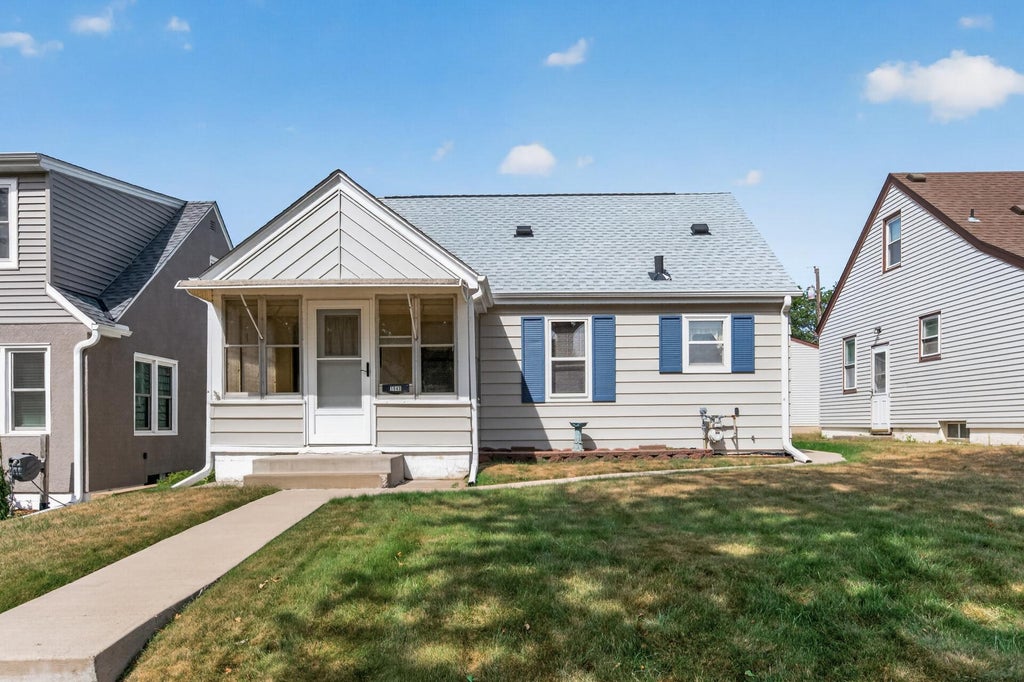 Photo of 1949 Nevada Avenue E, Saint Paul, MN 55119 (MLS # 7135080)