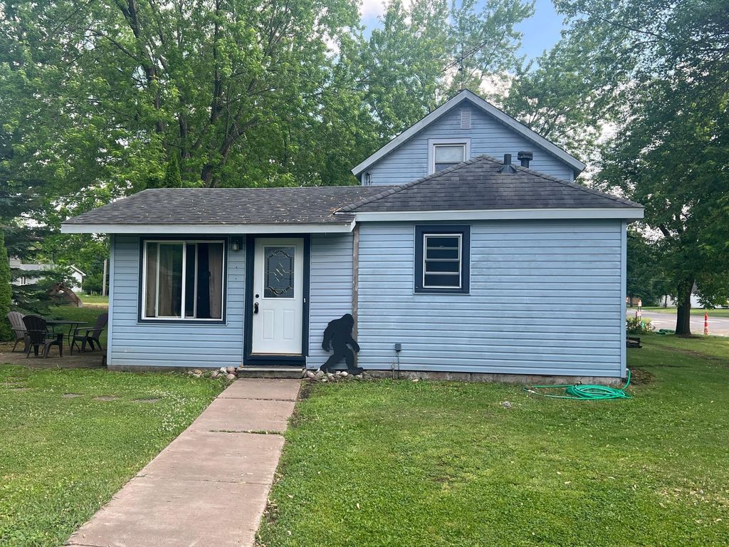 Photo of 330 Railroad Avenue NW, Mora, MN 55051 (MLS # 7079119)