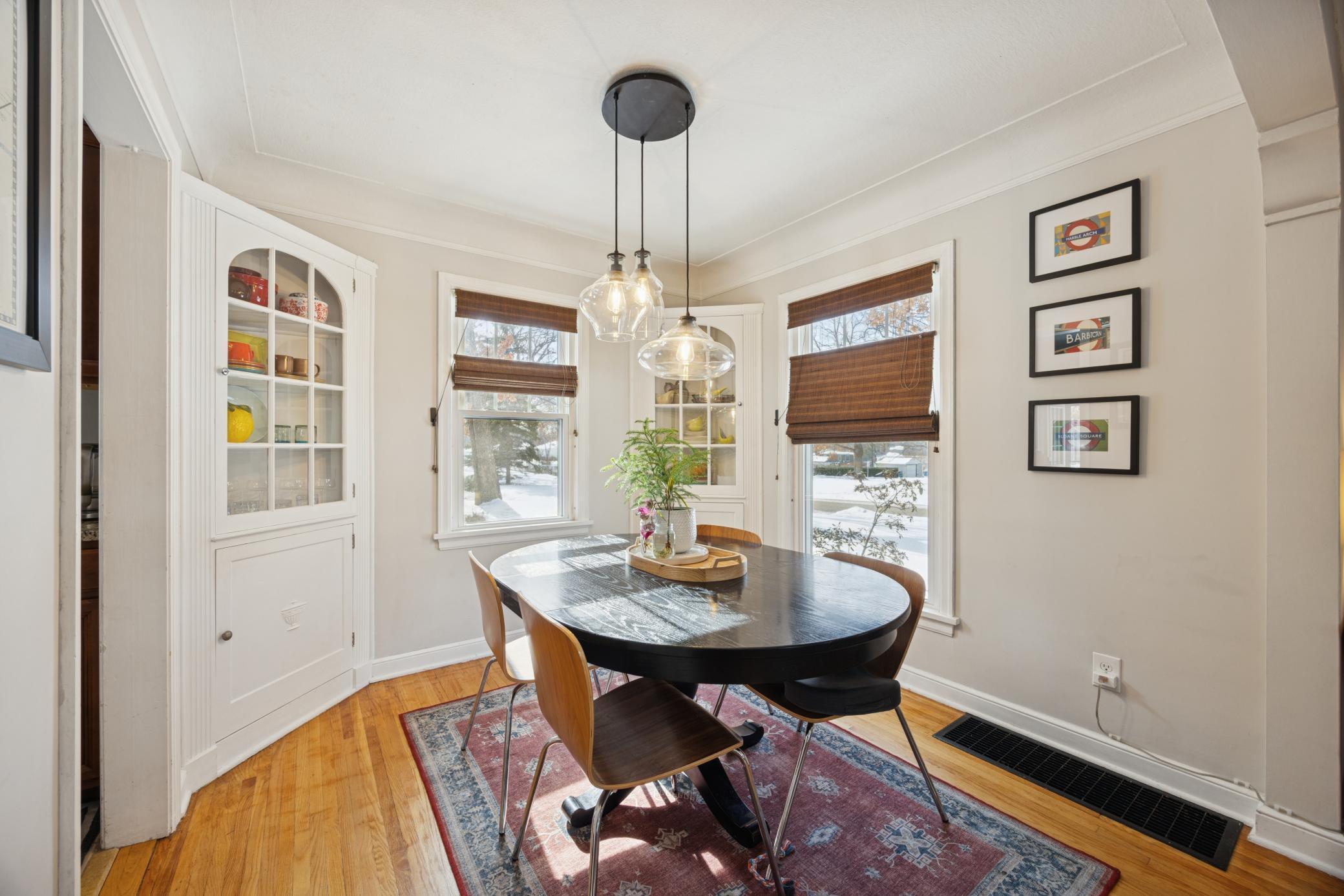 3326 Chowen Avenue N