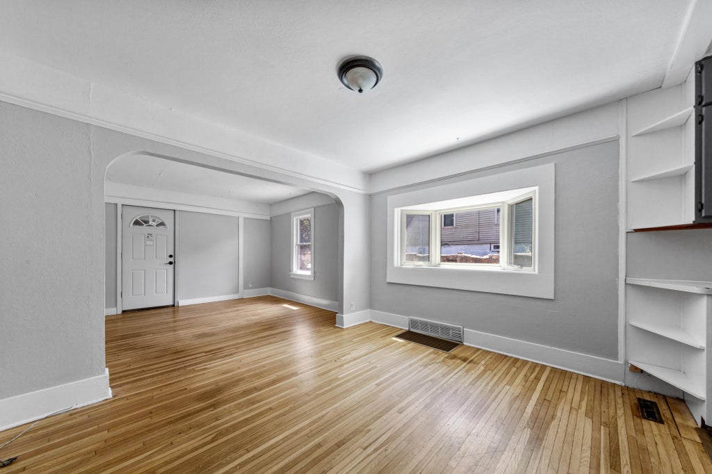Photo of 603 11th Avenue NE, Rochester, MN 55906 (MLS # 7117934)