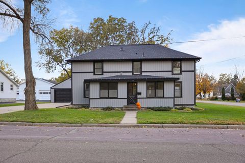 Photo of 726 7th Avenue NW, Faribault, MN 55021 (MLS # 6809860)