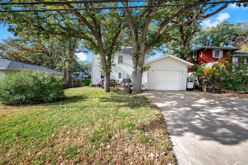 Photo of 1343 Oak Beach Drive, Fairmont, MN 56031 (MLS # 7159074)