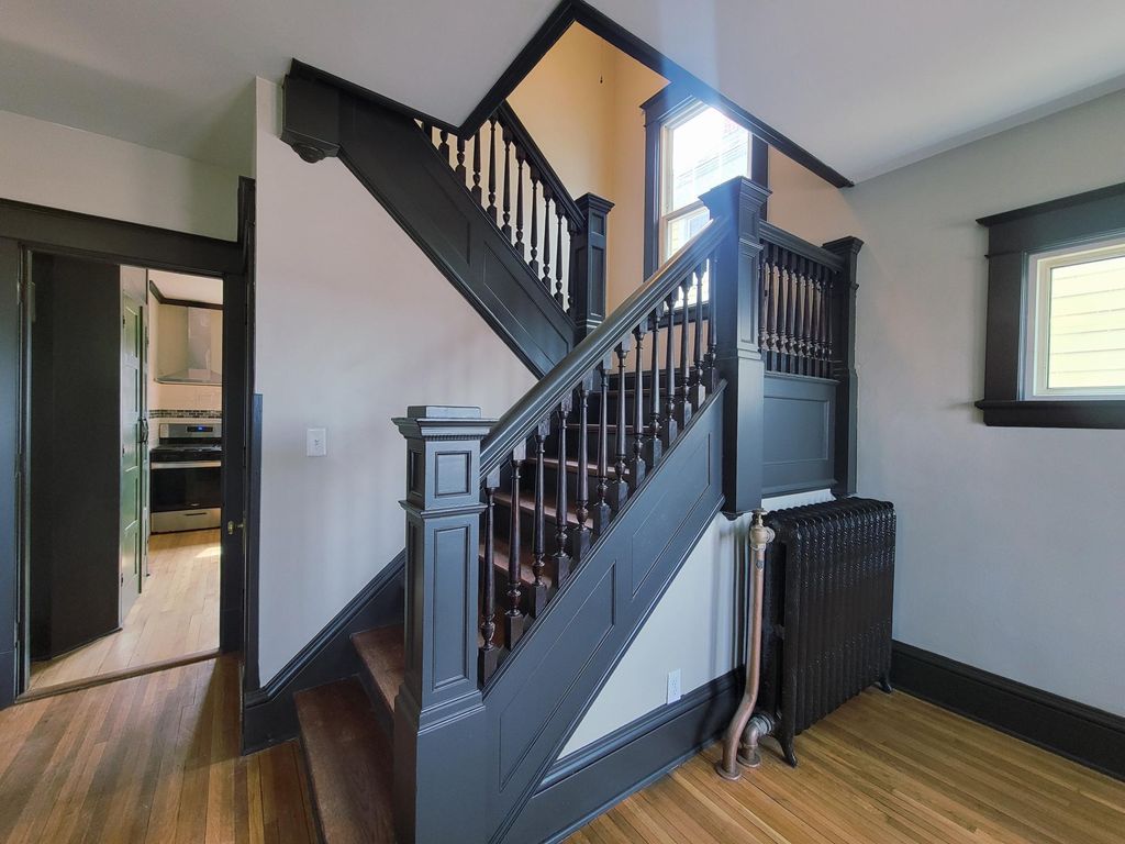 Photo of 1006 Laurel Avenue, Saint Paul, MN 55104 (MLS # 7040734)