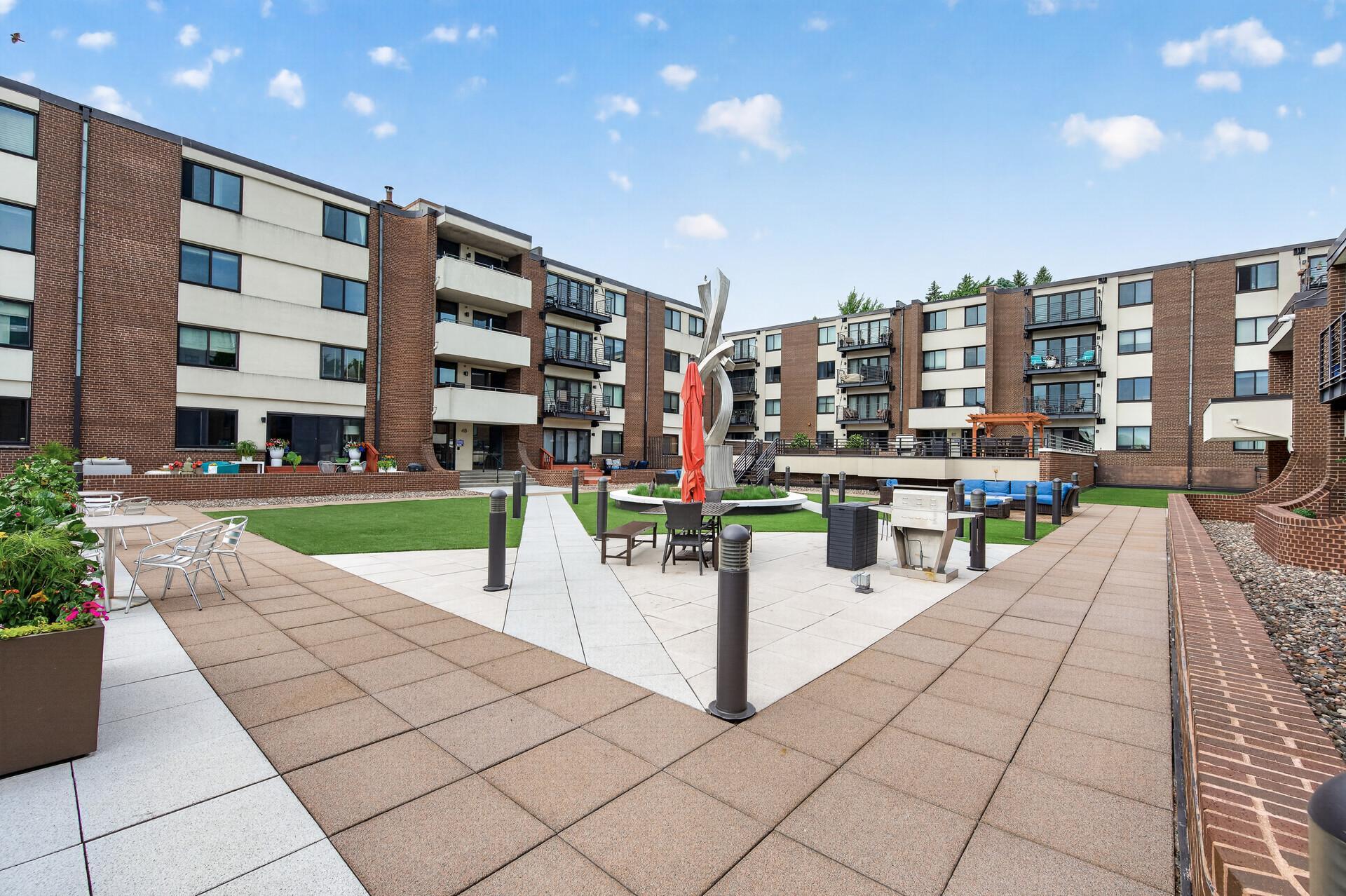 50 Groveland Terrace C208