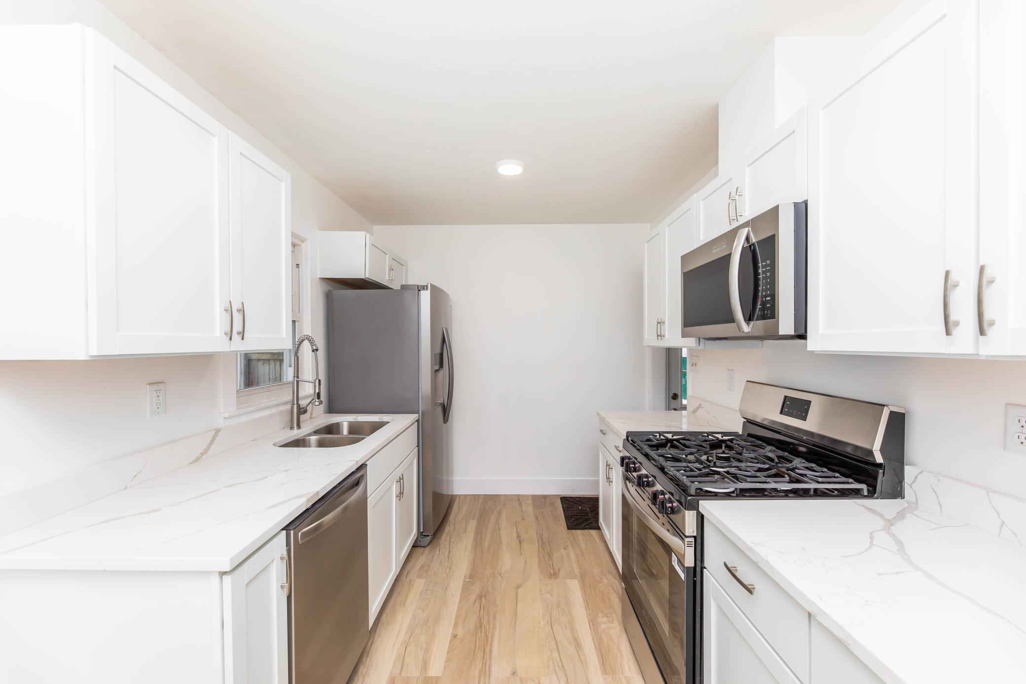 6829 Elliot Avenue S