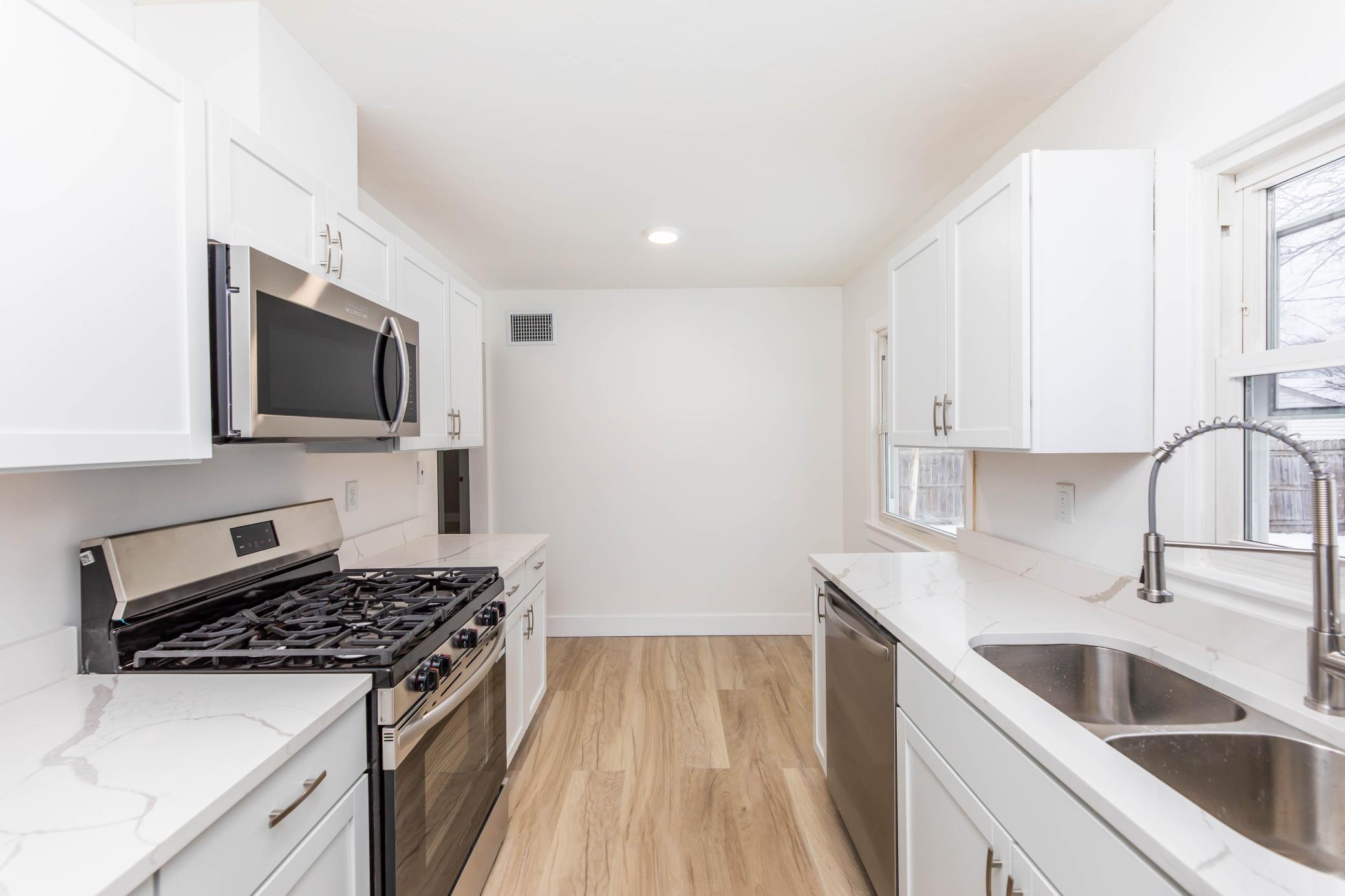 6829 Elliot Avenue S