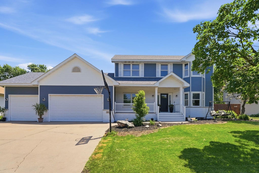 Photo of 1004 Canterbury Avenue NE, Buffalo, MN 55313 (MLS # 7090716)
