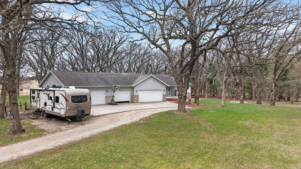 Photo of 4137 Sylvan Court SE, Rochester, MN 55904 (MLS # 7054518)