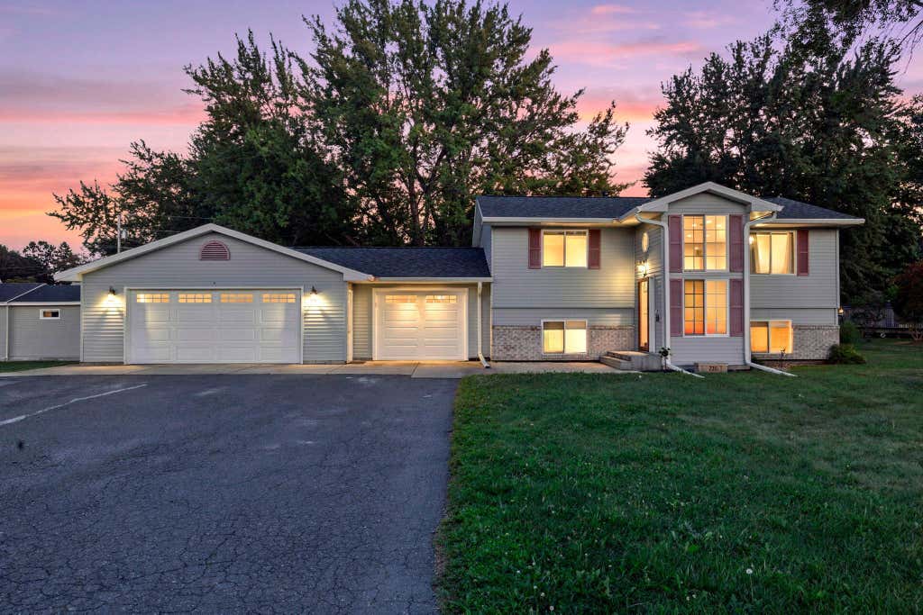 Photo of 720 W 2nd Street, Rush City, MN 55069 (MLS # 7114179)
