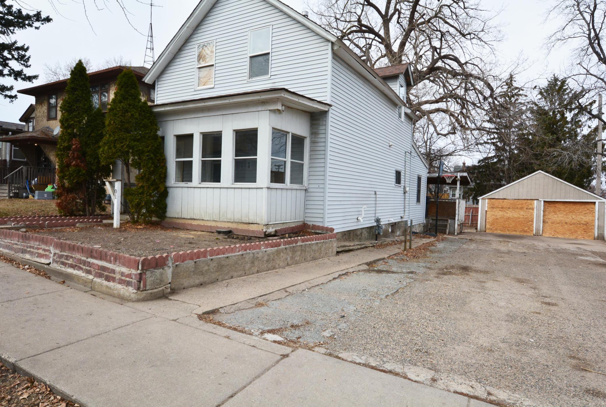 301 George Street W