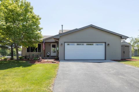 Photo of 510 Deerwood Court, Hammond, WI 54015 (MLS # 6410692)
