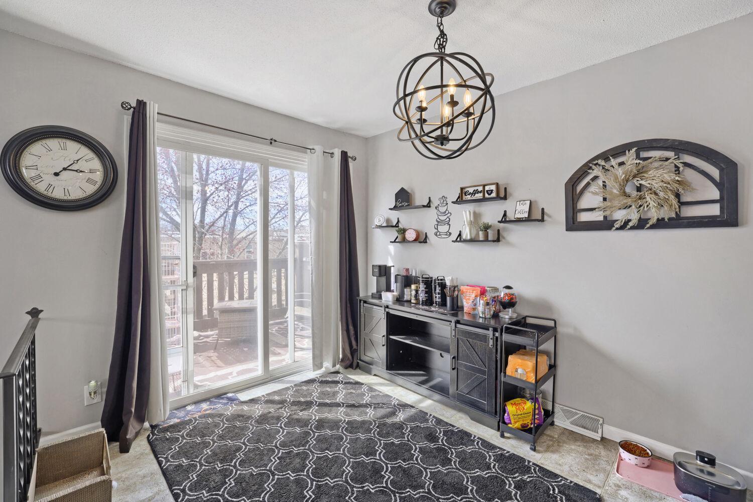 4952 Grenwich Trail N