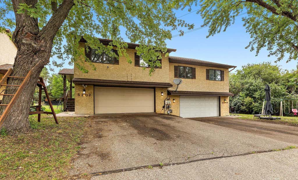 Photo of 5200 44th Avenue N, Robbinsdale, MN 55422 (MLS # 7124591)