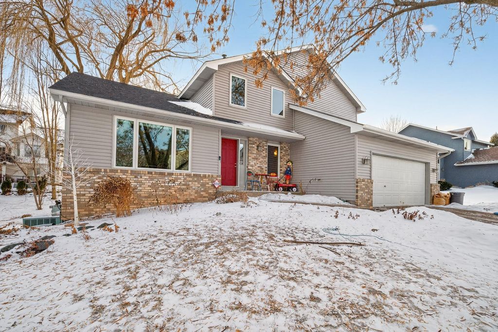Photo of 14825 39th Avenue N, Plymouth, MN 55446 (MLS # 7011694)