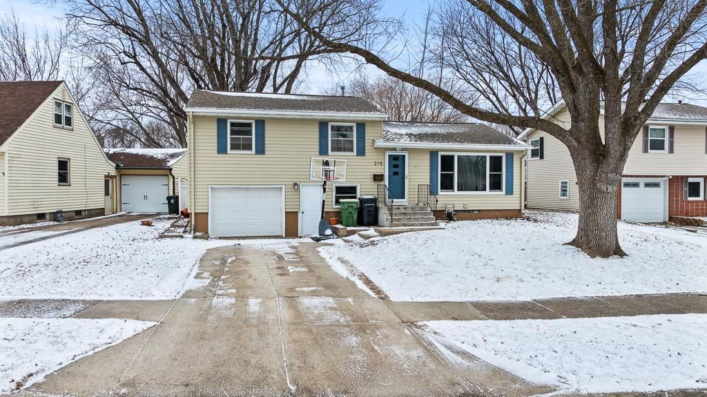 Photo of 215 N Hill Street, Marshall, MN 56258 (MLS # 7022383)