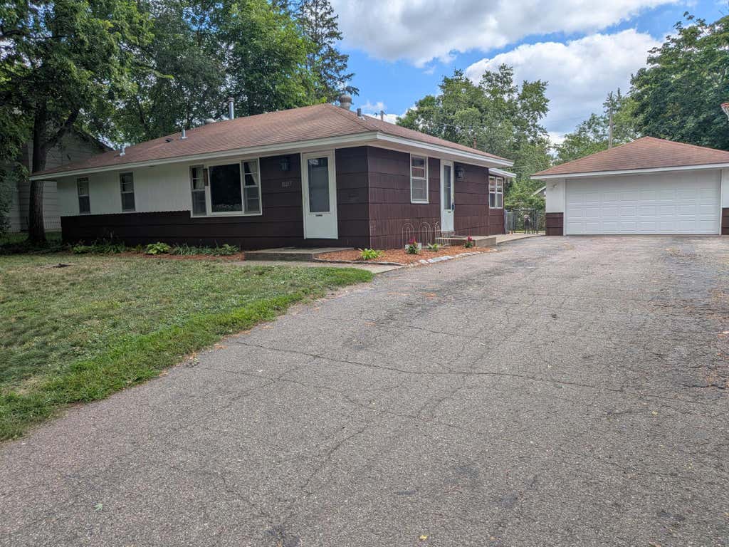 Photo of 10213 Wentworth Avenue S, Bloomington, MN 55420 (MLS # 7126293)