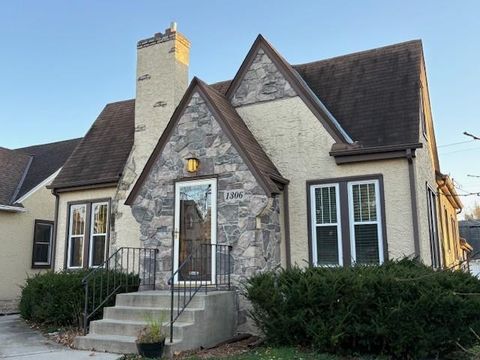 1306 Eleanor Avenue Saint Paul MN 55116