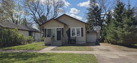 Photo of 218 W Broadway Street, Redwood Falls, MN 56283 (MLS # 7056756)