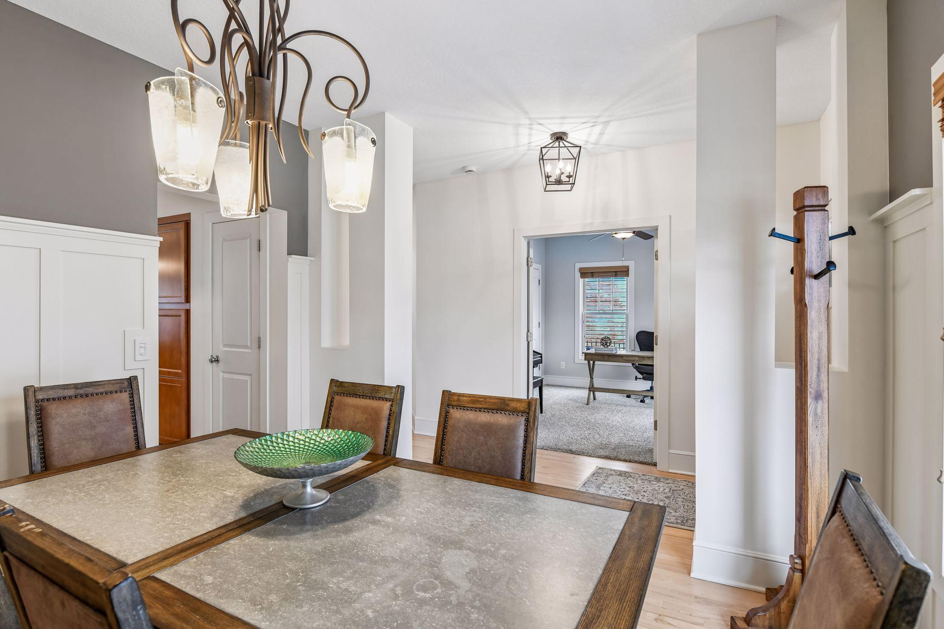 2008 Laurel Avenue W