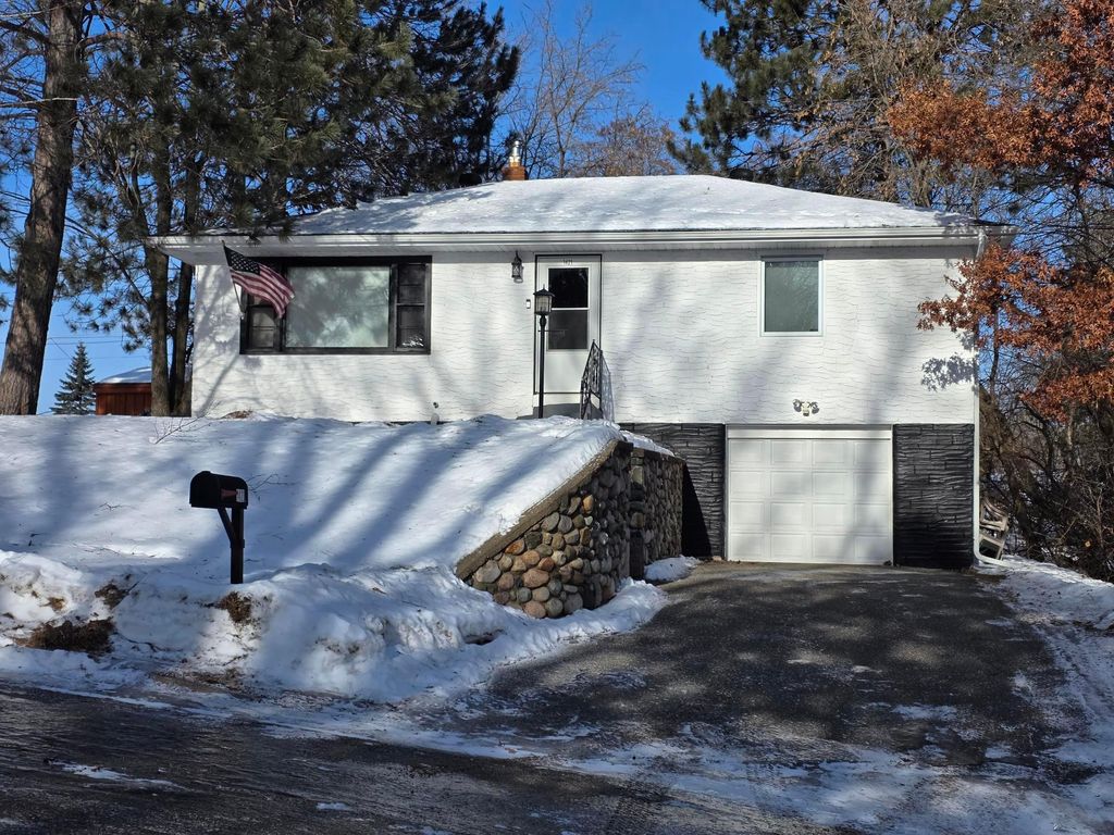 Photo of 1421 K Street NE, Brainerd, MN 56401 (MLS # 7001703)