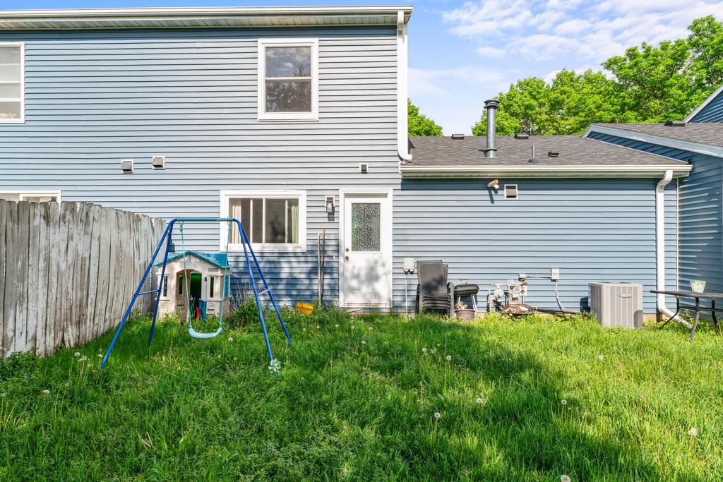 Photo of 862 W Village Circle SE, Rochester, MN 55904 (MLS # 7081958)