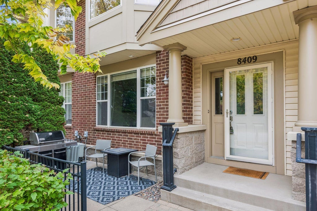 Photo of 8409 Townsend Drive, Eden Prairie, MN 55344 (MLS # 7157598)