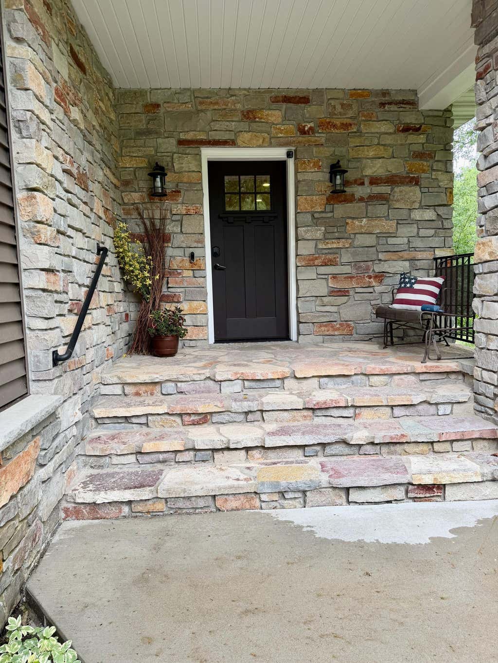 Photo of 3335 Victoria Street N, Shoreview, MN 55126 (MLS # 7091934)