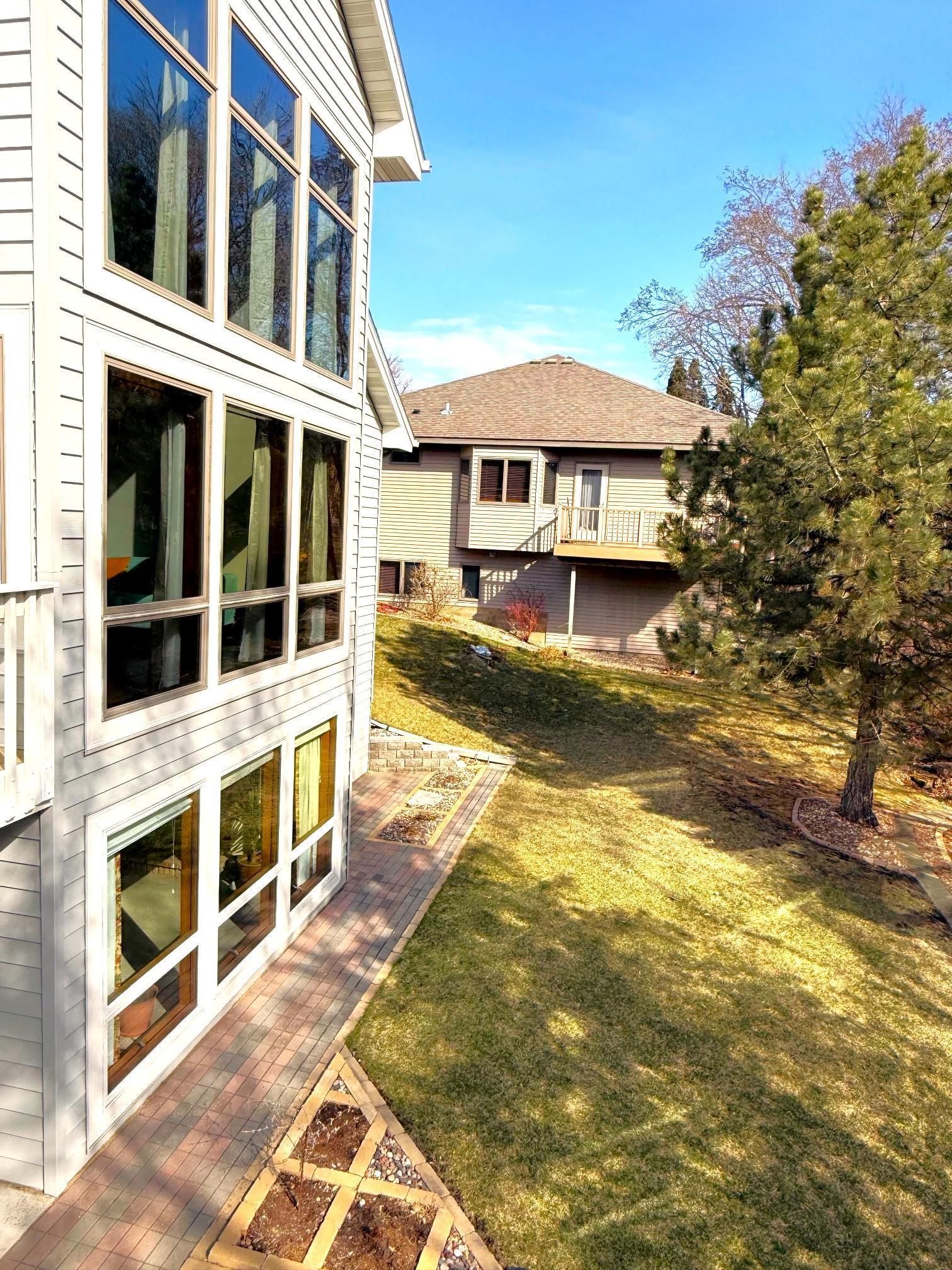 2235 Baihly Hills Drive SW