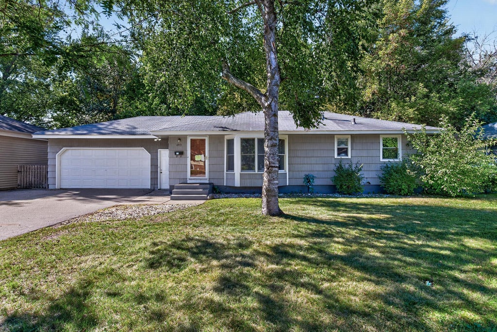 Photo of 6913 Toledo Avenue N, Brooklyn Center, MN 55429 (MLS # 7150529)