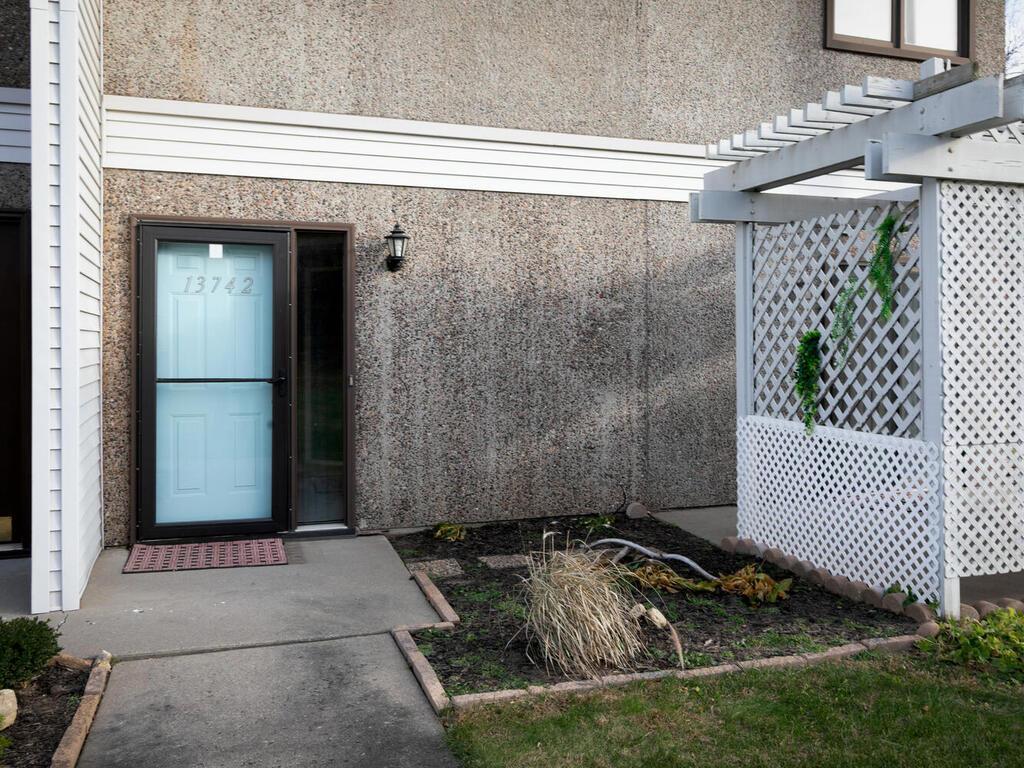 13742 Inglewood Avenue