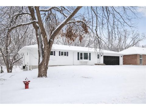 10920 Oak Knoll Terrace N Hopkins MN 55305