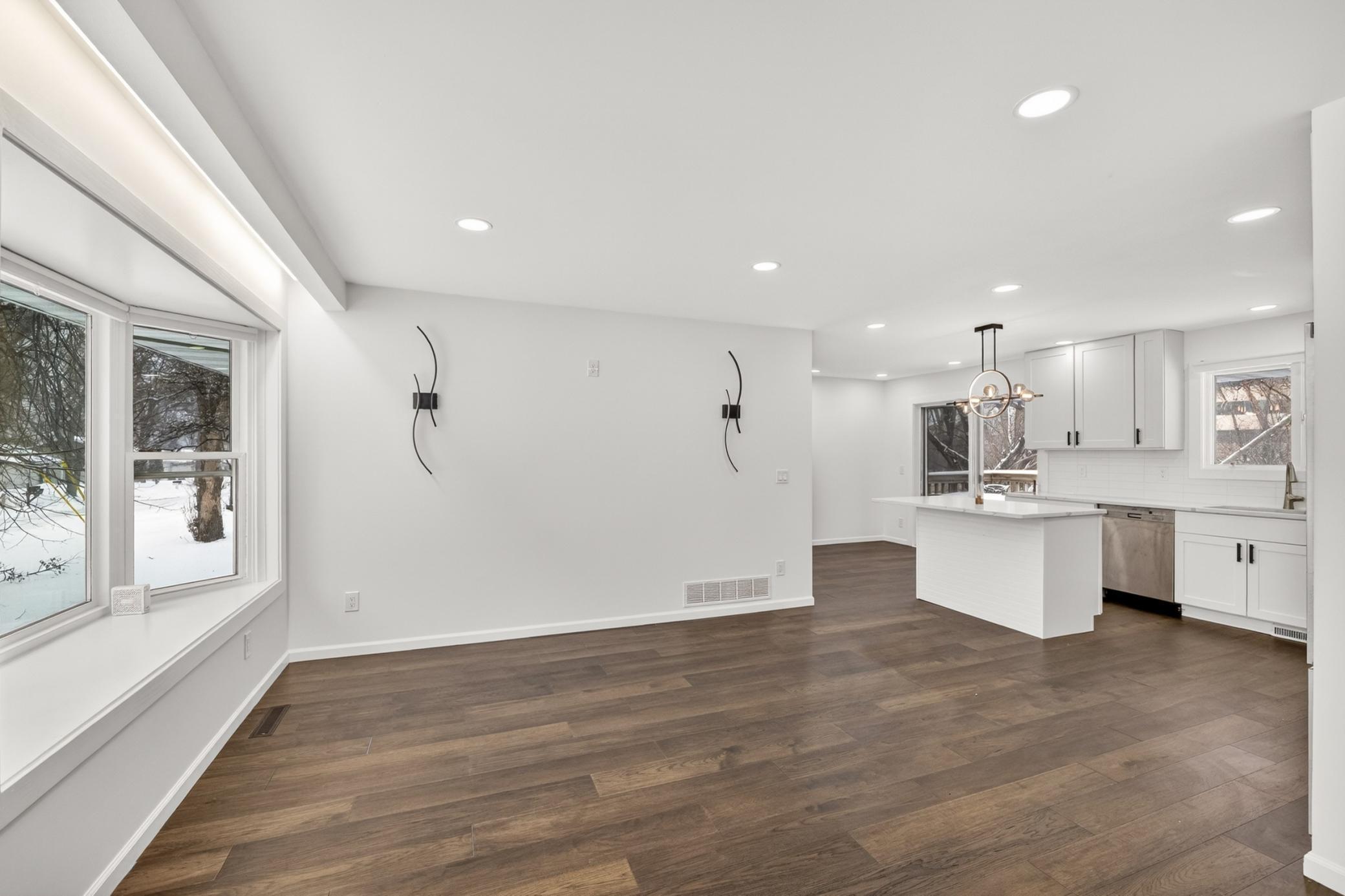 10920 Oak Knoll Terrace N