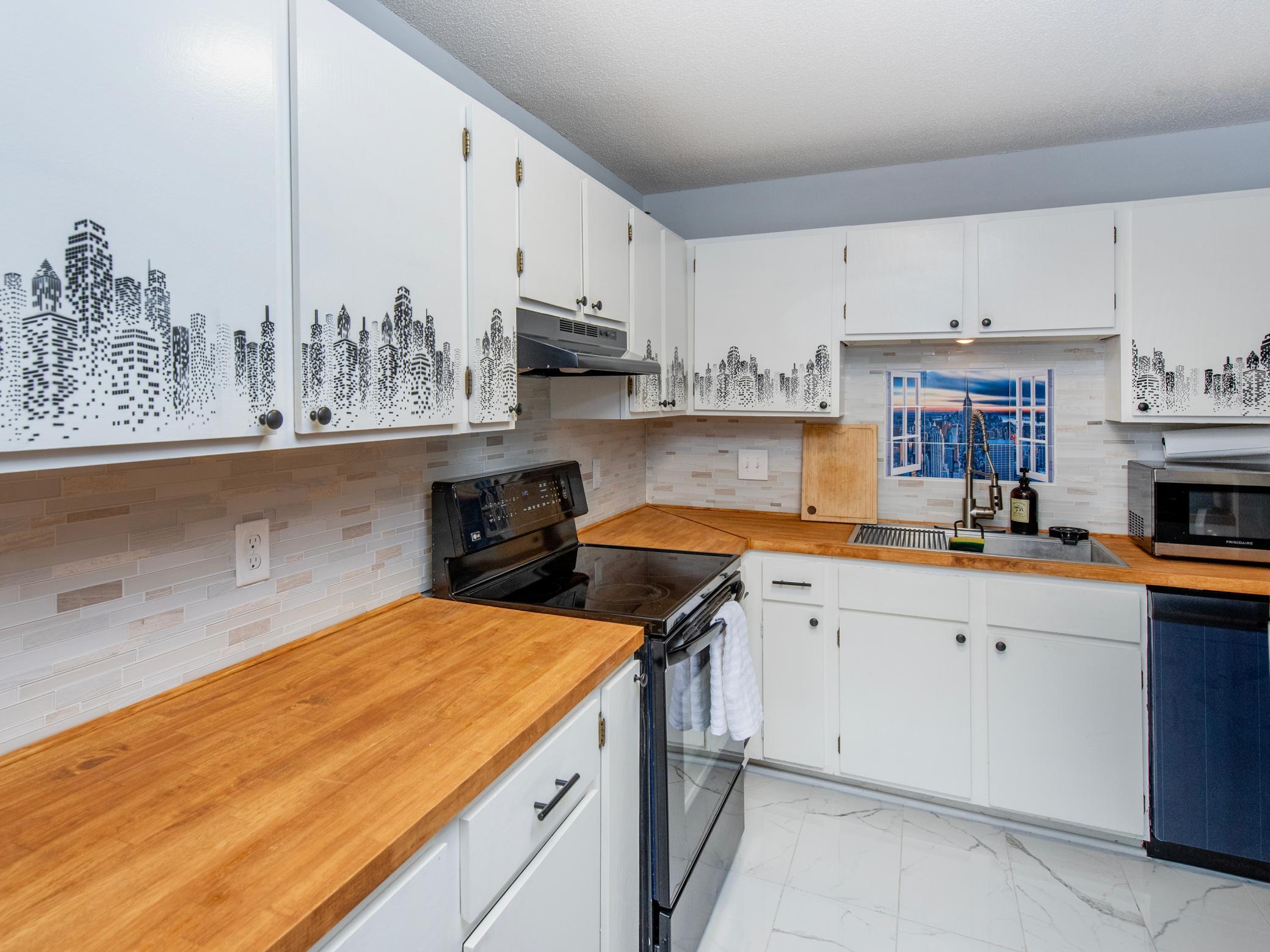26 10th Street W 709