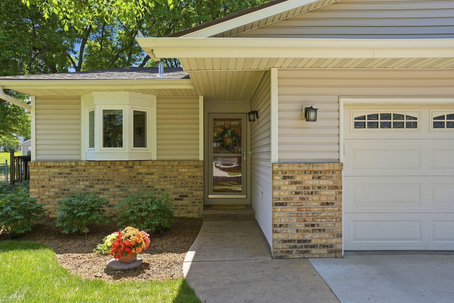 876 Curry Trail
